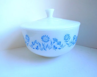 Vintage Federal glass cornflower bowl with lid Casserole dish