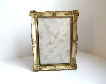 Vintage 1950s picture frame off white and gold metal frame