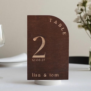 Tischkarten, Tischnummern Hochzeit, Tischkennzeichnung, personalisierte Namen, Sitzplatznummer, Sitzordnung, Tischdekoration