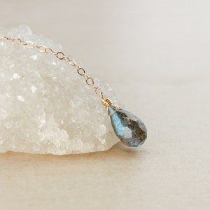 Gold Zierliche Blau Labradorit Lariat Halskette, Türkis Blau Labradorit Anhänger, Labradorit Tropfen Halskette, 14Kt Gold gefüllt