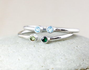 Anillo doble personalizado con piedras de nacimiento: Anillo de plata esterlina para hermanas