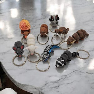 3D Printed Articulated Animal Keychain: Tiny Multicolored Charm