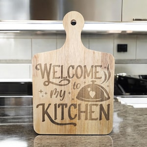 Laser Engraved Wood Cutting Board: Personalized Kitchen Decor
