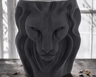 3D Printed Lion's Head Vase: Modern Table Centerpiece