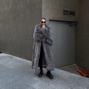 Luxury Faux Fur Winter Coat: Elegant Fluffy Outerwear
