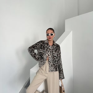 女性用ヒョウ柄カーディガン、女性用スタイリッシュなアニマルプリントニットウェア、着心地の良い長袖セーター、カジュアルアウター、彼女へのプレゼントに最適