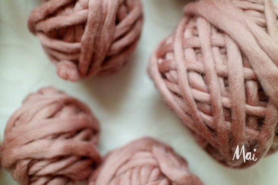 Lot of 630 g Soft Chunky wool yarn by Twinkle Handknits in Dusty Rose