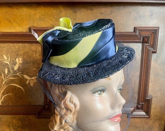 1940s navy straw “toy” hat with fabulous blue and yellow ribbons, M/L