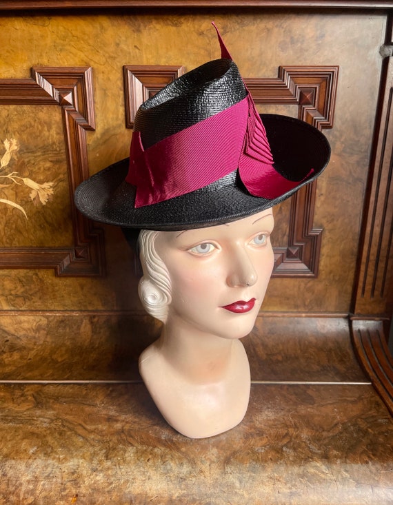 Early 1940s glossy straw “toy” hat with fancy  ma… - image 2