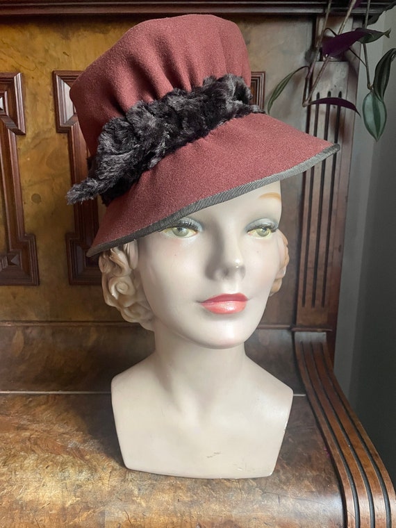 1940s chestnut brown toy tilt hat by “Mary et Suz… - image 3