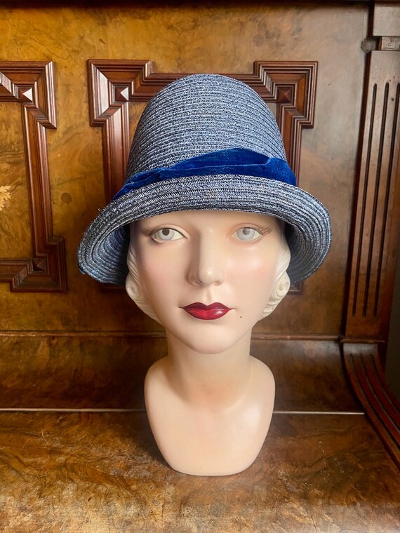 Delightful 1920s unworn blue straw Cloche hat wit… - image 10
