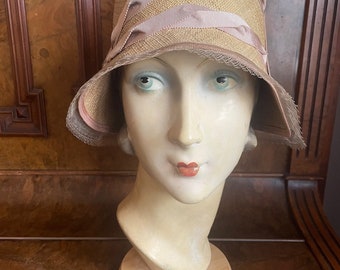 1920s unworn spring/summer straw cloche with dusty pink twisted ribbon and crinoline trim - medium 22