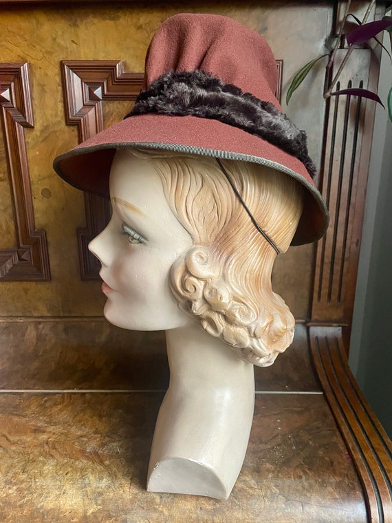 1940s chestnut brown toy tilt hat by “Mary et Suz… - image 2