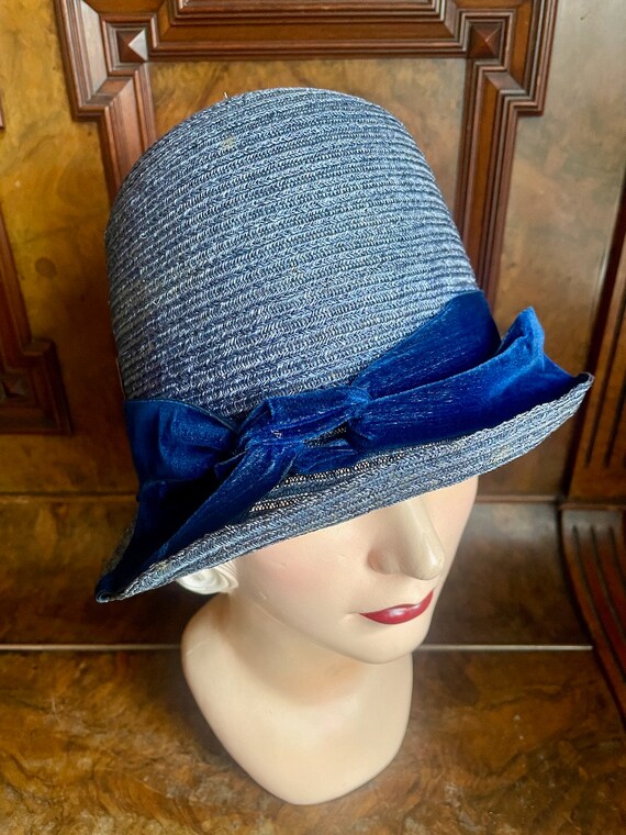 Delightful 1920s unworn blue straw Cloche hat wit… - image 9