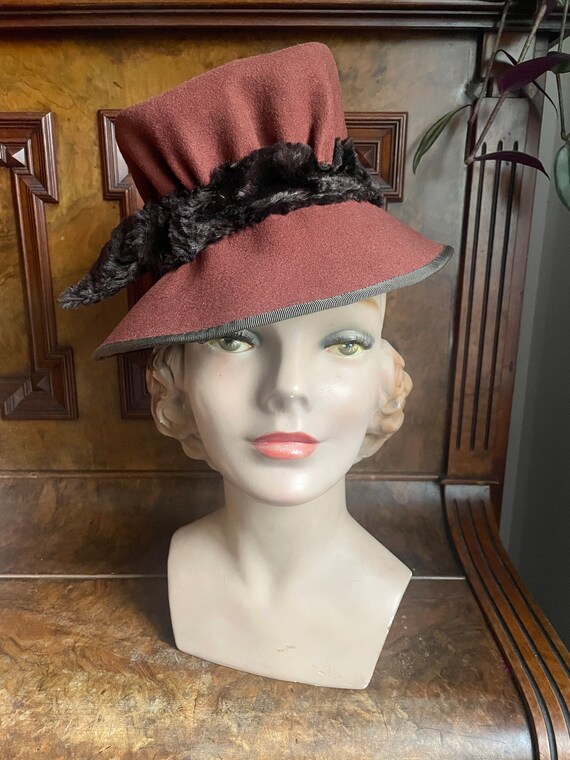 1940s chestnut brown toy tilt hat by “Mary et Suz… - image 10