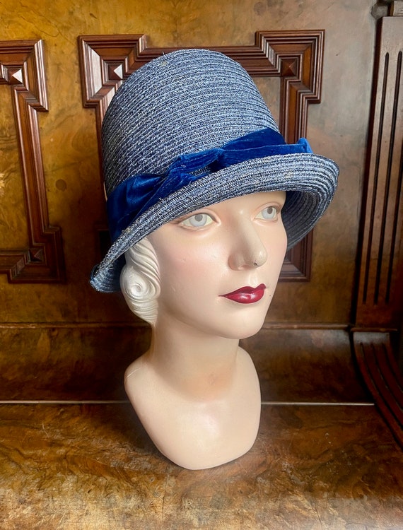 Delightful 1920s unworn blue straw Cloche hat wit… - image 3