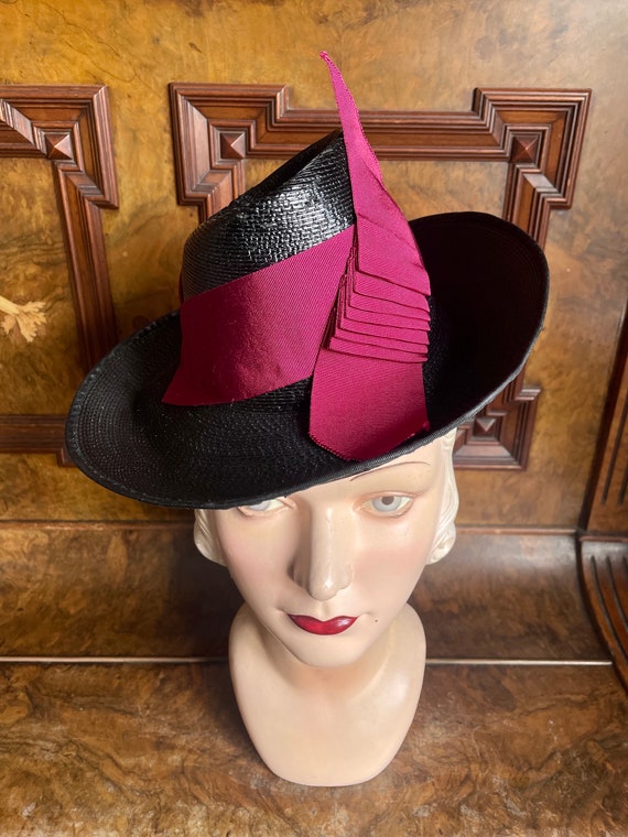 Early 1940s glossy straw “toy” hat with fancy  ma… - image 9