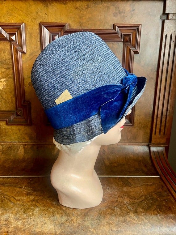 Delightful 1920s unworn blue straw Cloche hat wit… - image 2