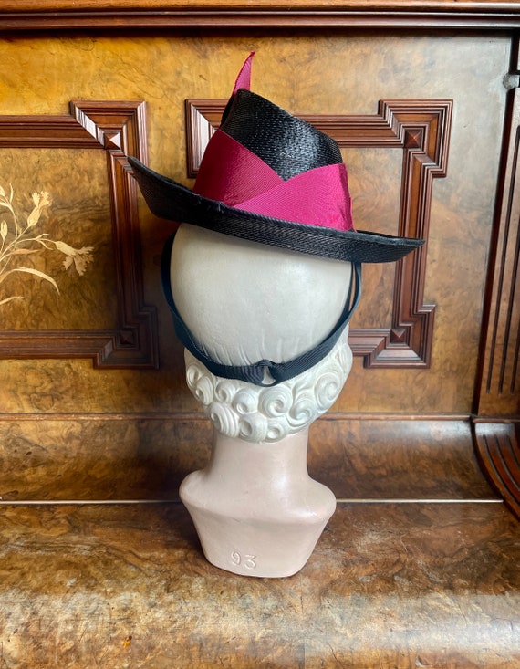 Early 1940s glossy straw “toy” hat with fancy  ma… - image 5