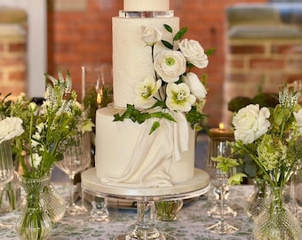 Ultra-Clear Acrylic Cake Stand – Sleek Riser for Wedding, Display & Tiered Cakes