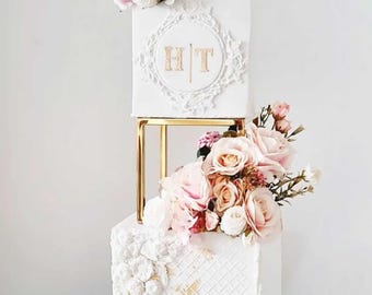 Square Metallic Cake Separator