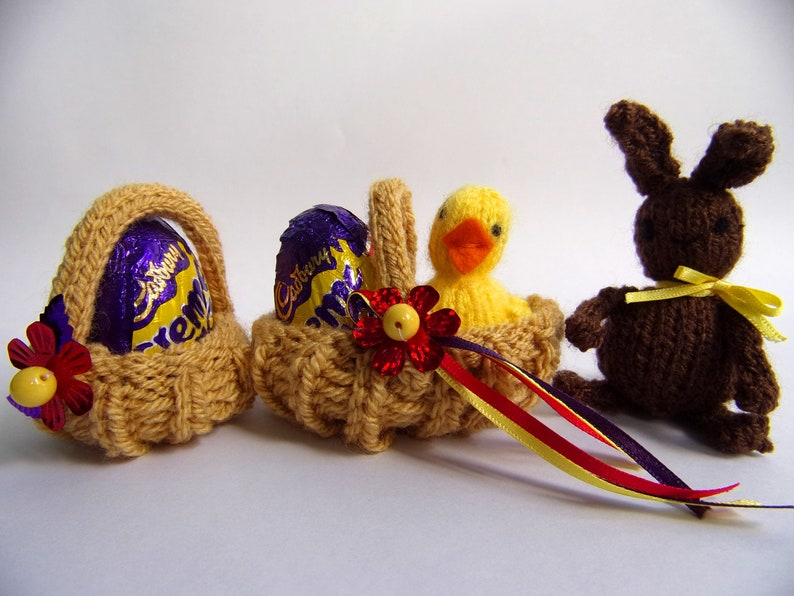 KNITTING PATTERN easter basket creme egg cover Chick & Bunny image 1