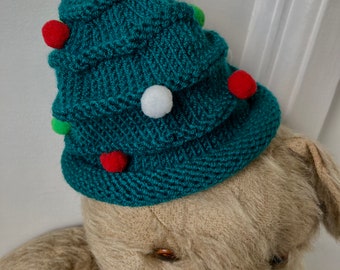 Newborn baby Christmas tree hat hand knitted