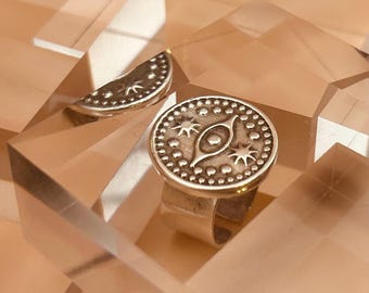 Bague audacieuse Evil Eye - Plaquée argent, fabriquée de manière éthique en Grèce - Bijoux de protection élégants