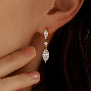 Pendientes colgantes minimalistas de diamantes, pendientes de botón de diamantes talla marquesa, pendientes colgantes de circonita cúbica, pendientes de boda, regalos para damas de honor, regalos para mamá.
