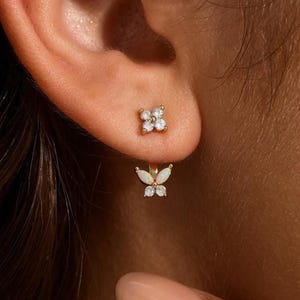 Minimalistische Opal Ohrstecker, Schmetterling & Blumen Opal Ohrringe, Vierblättriges Kleeblatt Diamant Ohrringe, Geburtstagsgeschenk, Brautjungfer Geschenke für Sie