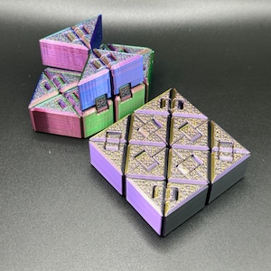 Infinity Square Fidget Toy – Modular Interlocking Puzzle