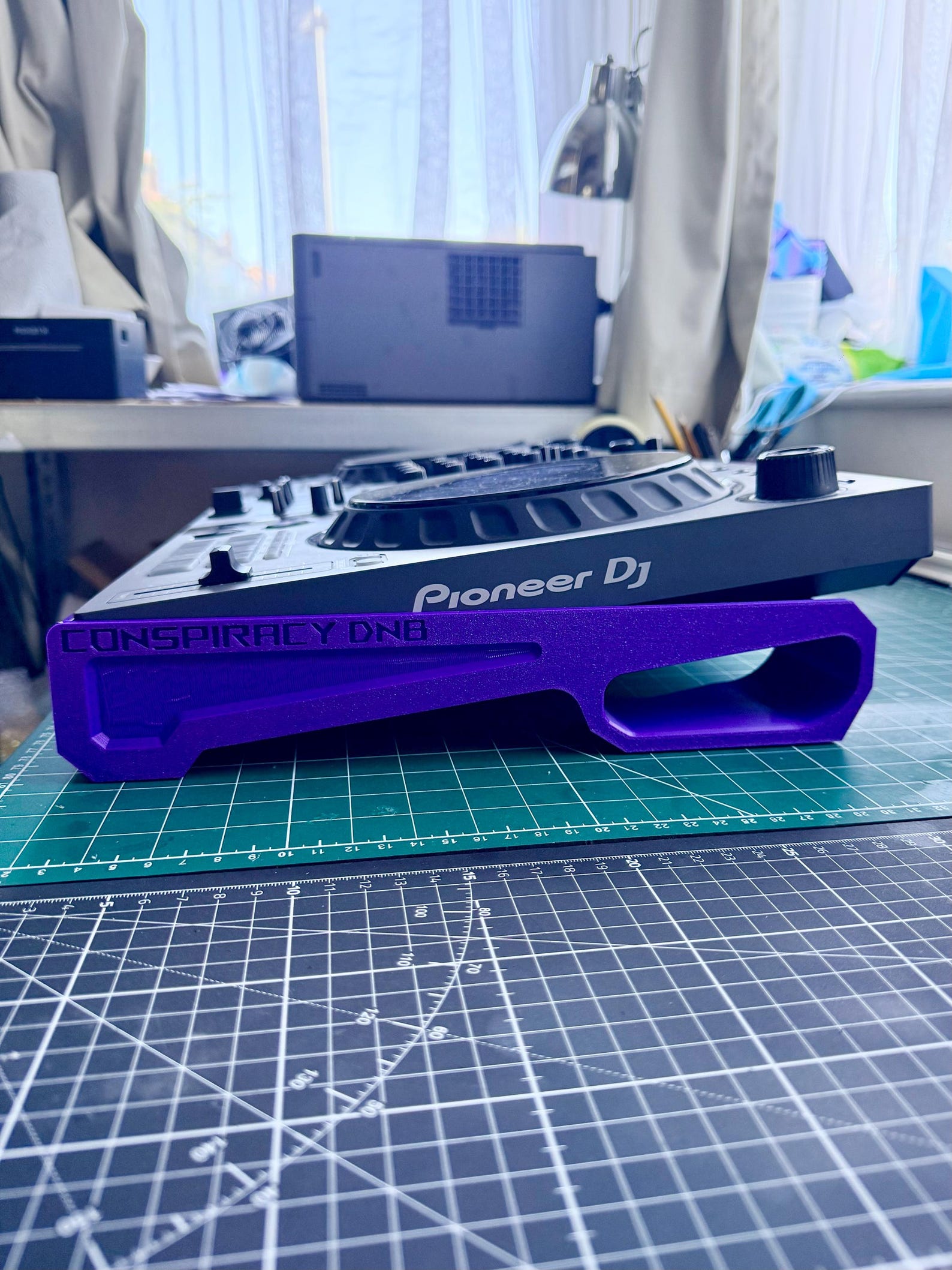 XL Low-incline DJ Controller Riser Stands (pair) – Extra Wide Base for ...