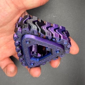 Tri-Track Fidget | Trójkątny tor z kołami zębatymi | Wytrzymała, przenośna zabawka typu Fidget | Unikatowy EDC