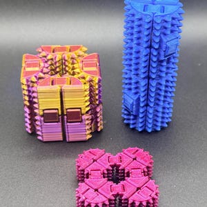 スパイク付きインフィニティキューブ | 触覚刺激フィジェット | 変形式デスクトイ | ストレス解消フィジェット