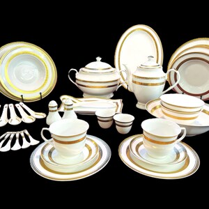 6-serving Royal Elegance Porcelain Dinnerware Collection 78 pieces