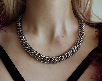 Basic half-persian necklace