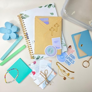 Appuntamento al buio con un regalo cristiano devozionale per gli amanti dei libri, scatola misteriosa della fede per le donne, regalo per la migliore amica, accessori per lo studio della Bibbia, set a sorpresa