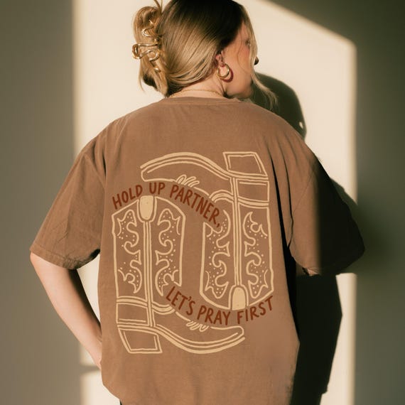 Western Christian Cowgirl Tee Faith Based Graphic Shirt Rodeo T Shirt for Church Outfit Country Jesus Shirt Gift for Teen Girl Apparel Women