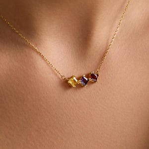 Dainty Birthstone Necklace, Personalized Family Necklace, Birthstone Jewelry, Custom Family Pendant, Mother’s Day Gift, Gift for Mom