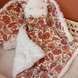 SHANAYA faux fur bunny muslin blanket with ecru waves and cotton gauze design, personalized baby blanket, newborn gift