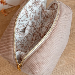 Trousse de toilette en velours côtelé