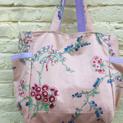 Sweet Floating Florals / Large Travel Tote Weekender Bag 1980s Polished Cotton Chintz Sateen store Floral Fabric / Eco Mom Sis Grad Feminine Gift