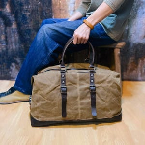Classic Waxed Canvas Travel Duffel with Crazy Horse Leather – Durable Outdoor Solid Color Shoulder Luggage Bag, Perfect Gift for Him