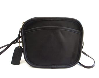 Vintage Small Coach Black Leather Crossbody Bag Pocketbook Handbag