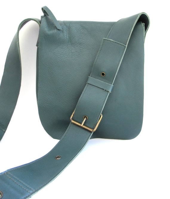 Toscanella Messenger Shoulder Bag in Genuine Leather Colour Green