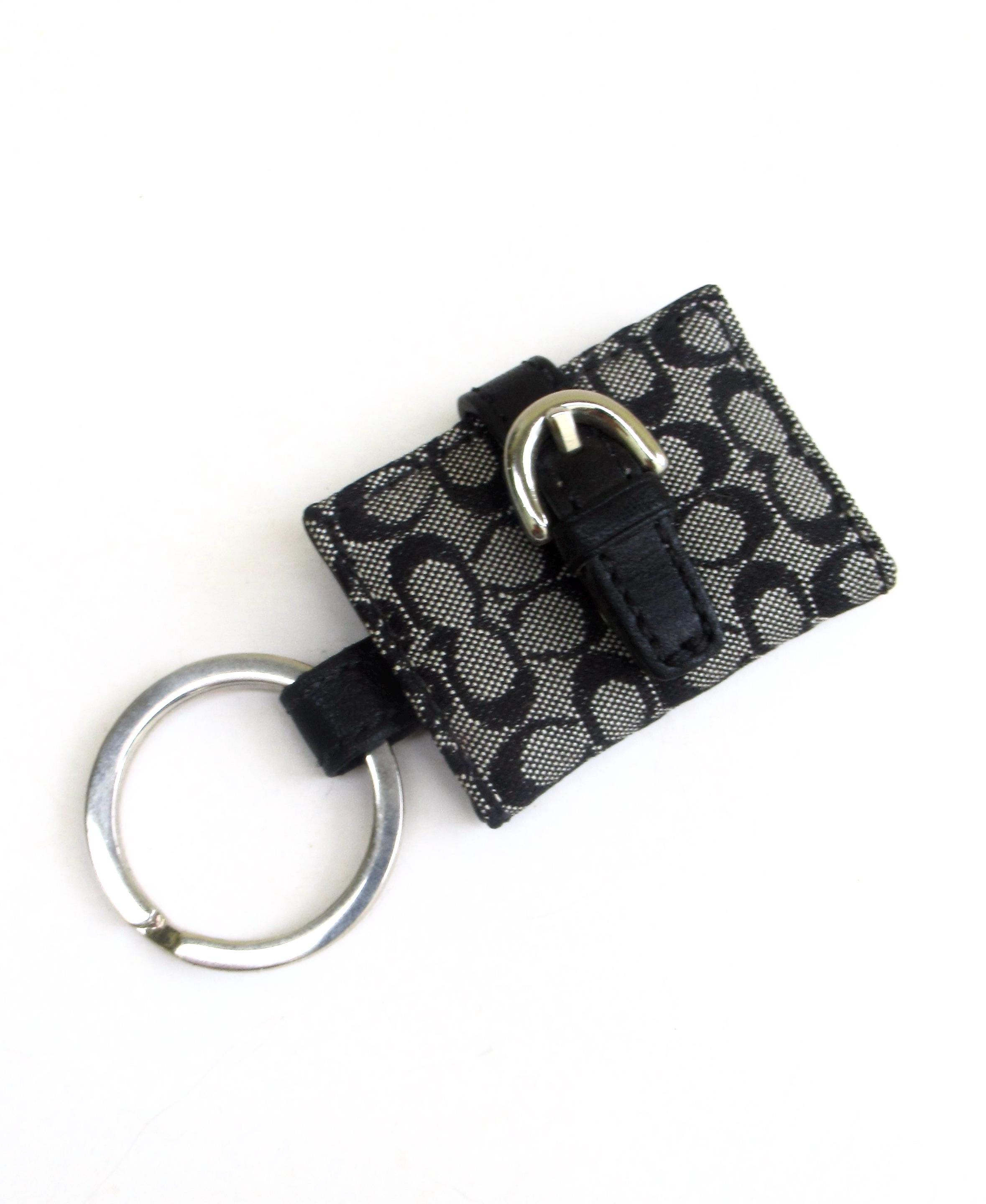 小物 Coach book design photo key holder Coach book design photo key holder - メルカリ