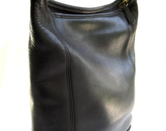 vintage Coach slim duffle sac made in the United States  ...  black shoulder bag  ...  sack  ...  bucket