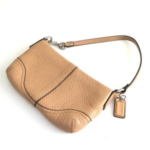 vintage Coach tan leather  zip wristlet  ...  pebble leather purse  ...  wallet  ...  compact  clutch ... pebbled beige