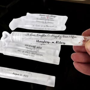 Tubes à bulles de mariage personnalisés - Bouteilles de savon à bulles avec poignée en coeur - 10/20/50 pièces de cadeaux pour invités, enfants et événements