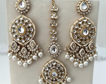 Boucles d'oreilles Kundan et parure Tikka : bijoux de mariage indiens/pakistanais. 8 couleurs